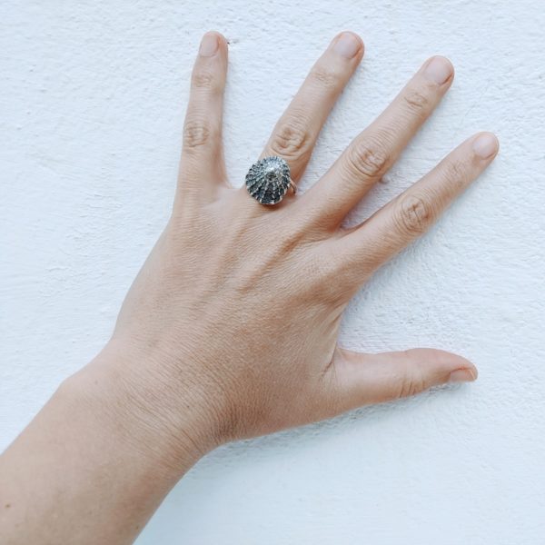 anillo de plata artesanal simbolo mar fardatxeta joies